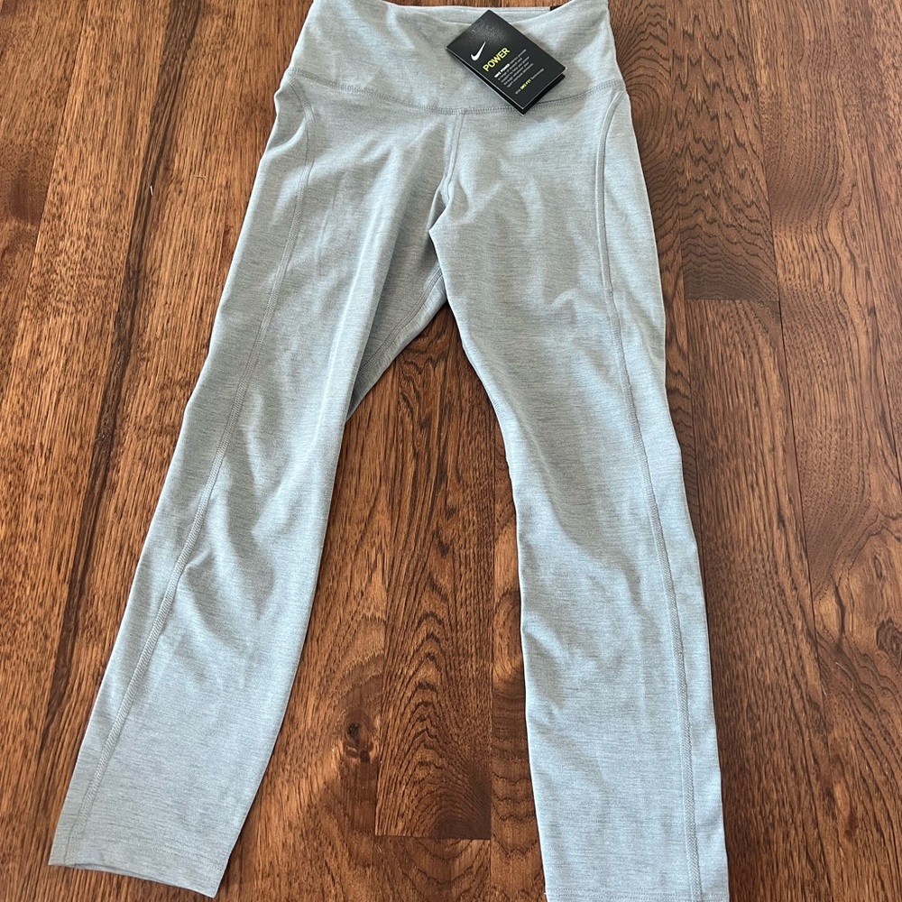NIKE. Womens XS leggings. NWT